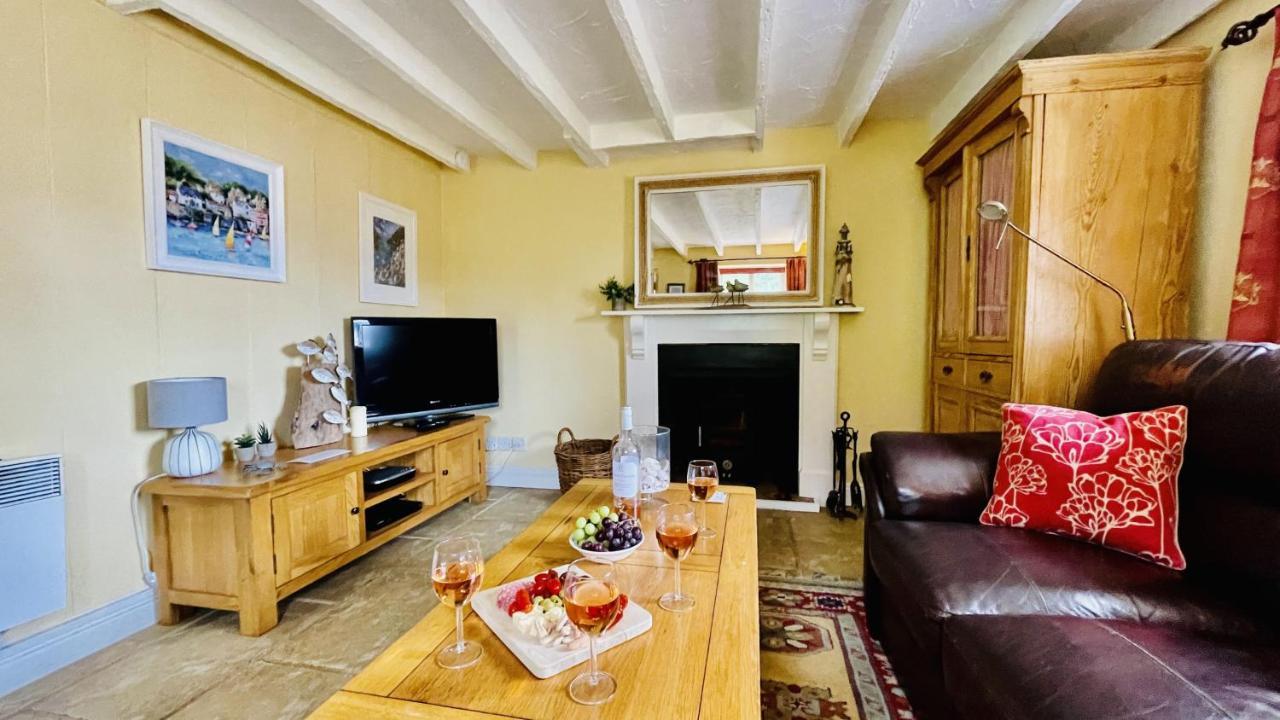 Thornwell Cottage - Heart Of The Village, Amazing Gardens, Glorious Views And Brimming With Character Dittisham Екстериор снимка